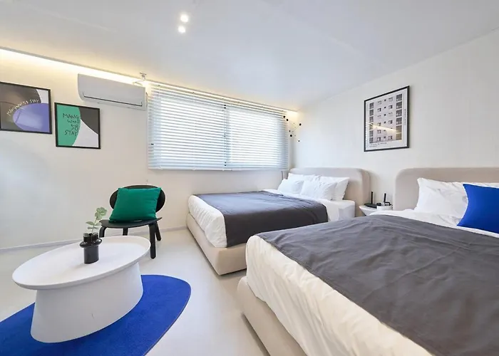 #mangwon Market#han River Park#mangnidan-gil#10 Minutes To Hongdae#4 Queen Beds Seoel