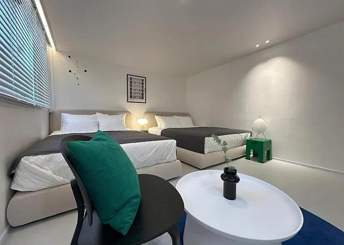 #mangwon Market#han River Park#mangnidan-gil#10 Minutes To Hongdae#4 Queen Beds *
