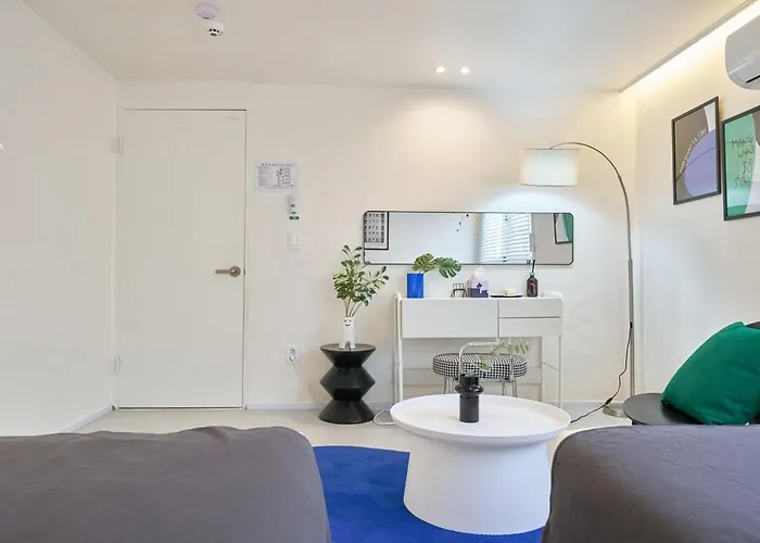 #mangwon Market#han River Park#mangnidan-gil#10 Minutes To Hongdae#4 Queen Beds