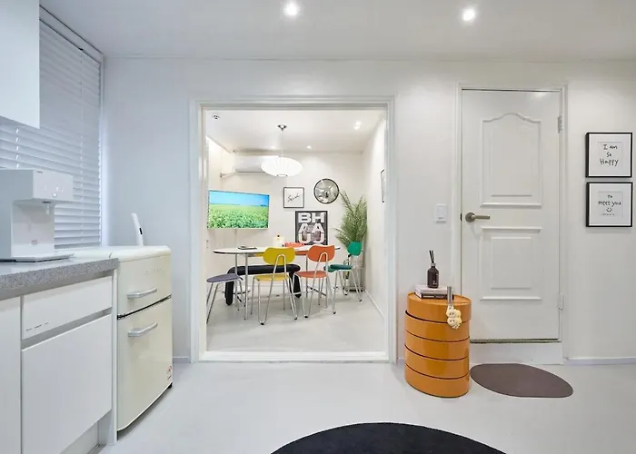 #mangwon Market#han River Park#mangnidan-gil#10 Minutes To Hongdae#4 Queen Beds Seoel